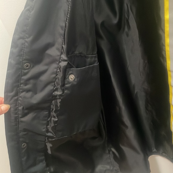 Almost new jacket! - Picture 4 of 6
